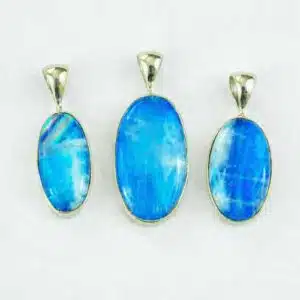 New Featured Stones rainbow moonstone blue 3 Pur Crystal